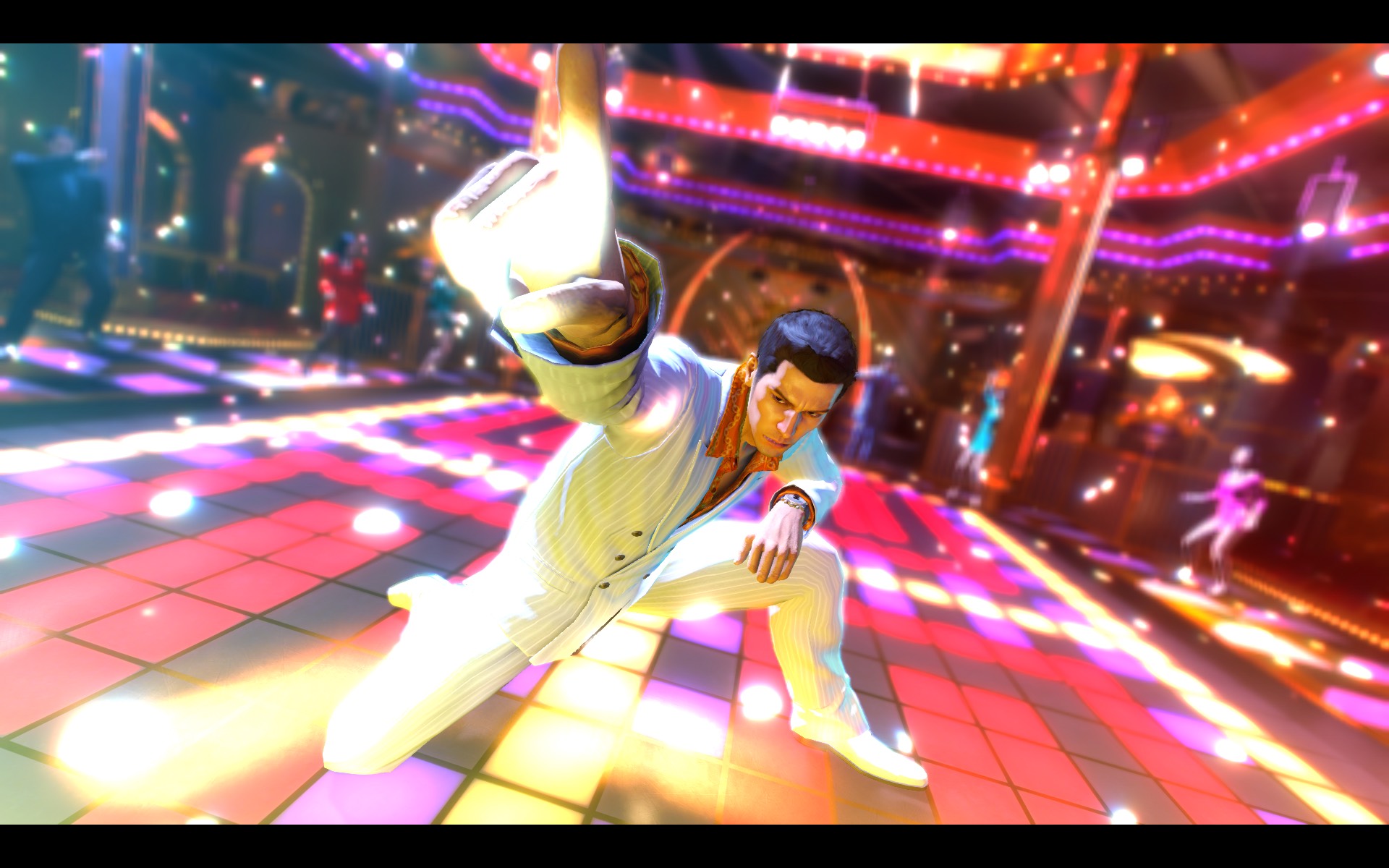 Yakuza 0 screenshot of Kiryu dressed in a gleaming white suit on a disco dance floor reminiscent of Saturday Night Fever.