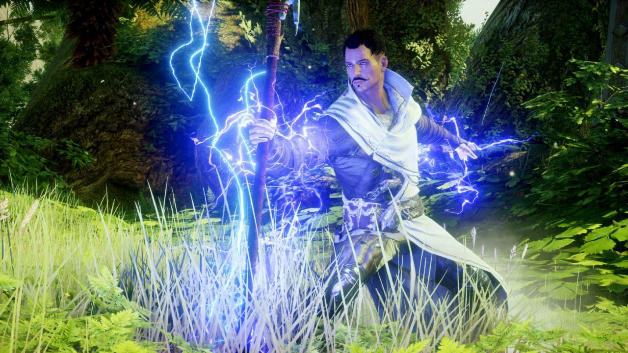 Dragon Age: Inquisition screenshot of Dorian casting lightning magic with his staff in a wooded area.