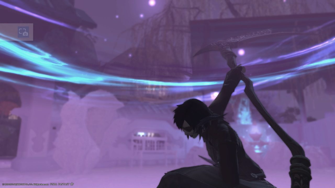 The spinning scythe attack of the Reaper in action in Final Fantasy XIV.